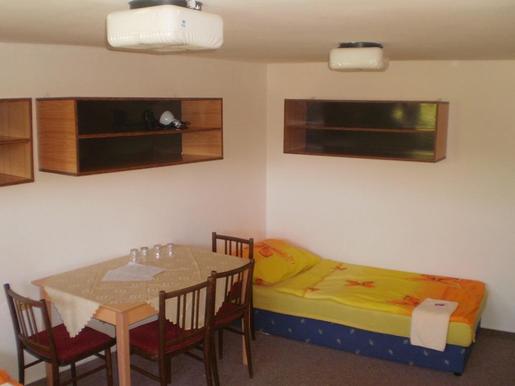 Hotel Pod Skalou Písek Eksteriør billede